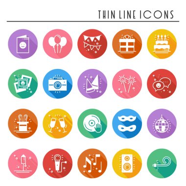 Parti kutlama ince çizgi Icons set. Doğum günü, özel günler, olay, karnaval şenlikli. Parti öğeleri simgeler koleksiyonu. Vektör siluet doğrusal tasarımı. Resimde. Sembolleri. Maske hediyeler kek havai fişek