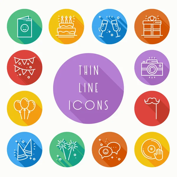 Parti kutlama ince çizgi Icons set. Doğum günü, özel günler, olay, karnaval şenlikli. Temel parti öğeleri simgeler koleksiyonu. Vektör basit doğrusal tasarımı. Resimde. Sembolleri. Maske hediyeler kek havai fişek
