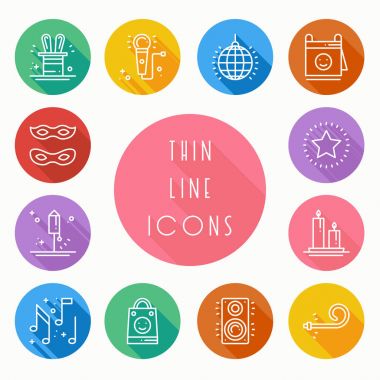 Parti kutlama ince çizgi Icons set. Doğum günü, özel günler, olay, karnaval şenlikli. Temel parti öğeleri simgeler koleksiyonu. Vektör basit doğrusal tasarımı. Resimde. Sembolleri. Maske hediyeler kek havai fişek
