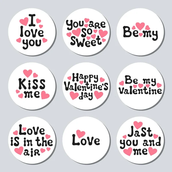 De dag van Valentijnskaarten ronde stickers set. Romantische etiketten badges. Hand getekende decoratief element. Liefde de woordgroep. Hart symbolen. Belettering, kalligrafie. Vectorillustratie. Valentijnsdag stickers collectie. — Stockvector