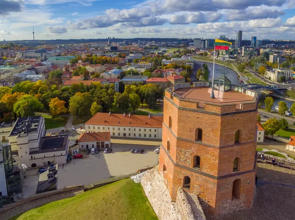 Vilnius, Litvanya: Hava üstten görünüm üst veya Gediminas Castle — Stok fotoğraf