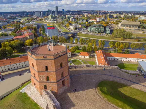 Vilnius, Litvanya: Hava üstten görünüm üst veya Gediminas Castle — Stok fotoğraf