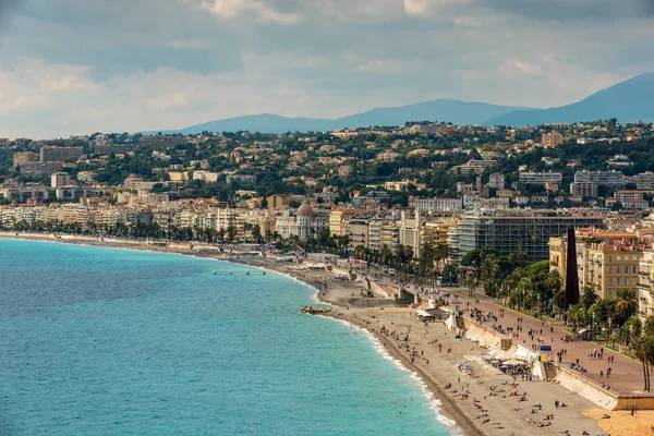 Nice, Frankrijk: bovenaanzicht van de oude stad andpromenade des Anglais — Stockfoto