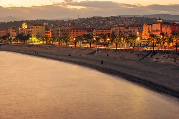 Nice, Frankrijk: nacht bekijken van de oude stad, de Promenade des Anglais — Stockfoto