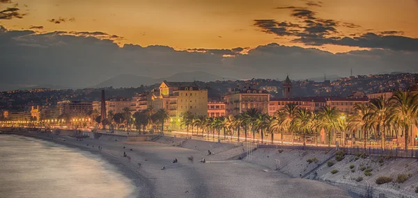 Nice, França: vista noturna da cidade velha, Promenade des Anglais — Fotografia de Stock