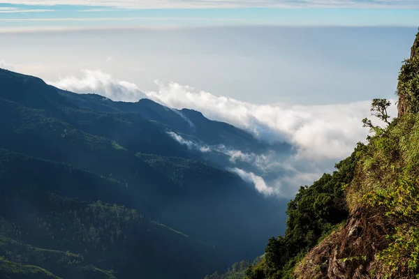 Sri Lanka: Horton Plains Milli Parkı, dünyanın sonu — Stok fotoğraf