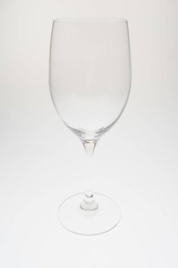 boş bir bardak şarap