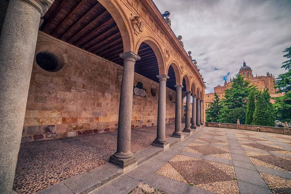 Salamanca, España: Convento de San Esbetano, un monasterio dominicano en la Plaza del Concilio de Trento, Consejo de Trento — Foto de Stock