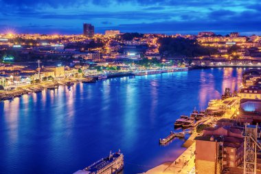 Porto, Portekiz: havadan görünümü eski şehir ve Douro Nehri