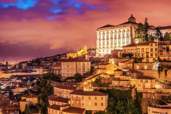 Oporto, Portugal: vista aérea del casco antiguo — Foto de Stock