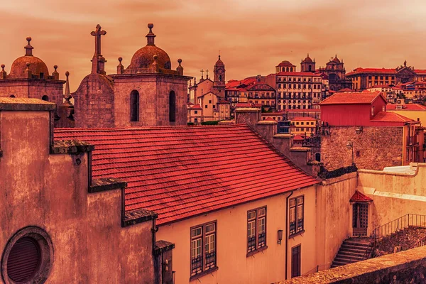 Porto, Portugal: skyline da cidade velha — Fotografia de Stock