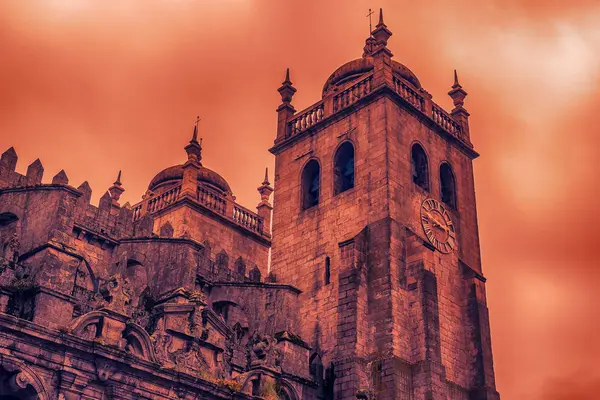 Porto, Portugal: the tower of Cathedral of the Assumption of Our Lady — Stock Photo, Image