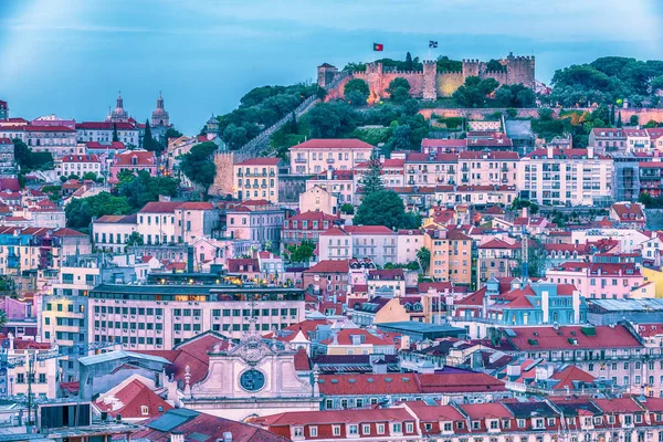 Lisboa, Portugal: vista aérea al casco antiguo y al Castillo de Sao Jorge, Castelo de Sao Jorge — Foto de Stock