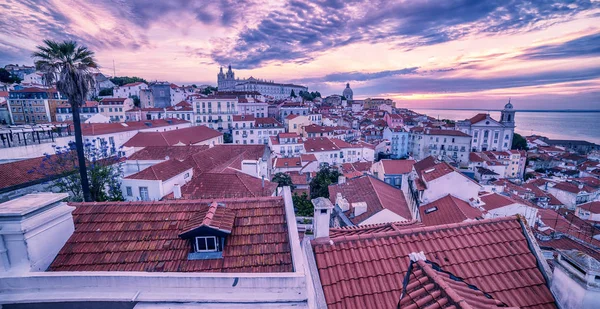 Lisboa, Portugal: Flybilde av gamlebyen, Alfama – stockfoto