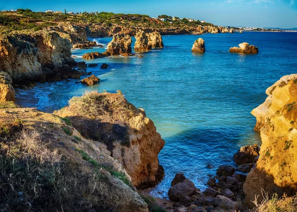葡萄牙： 美丽的岩石在阿尔加威海岸 — 图库照片