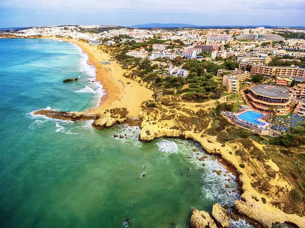 Algarve, Portugal: foto aérea UAV de la costa —  Fotos de Stock