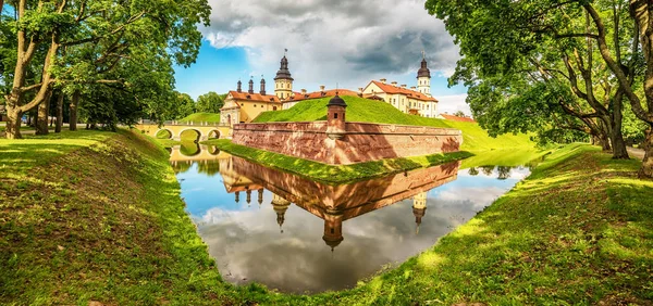 Bielorrusia: castillo residencial de Niasvish, Nesvizh, Nesvyziaus, Nieswiezu — Foto de Stock