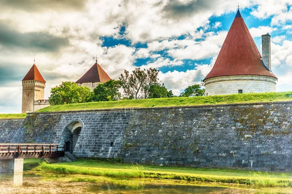 Saarema Island, Estonia: Kuressaare zamek biskupi — Zdjęcie stockowe