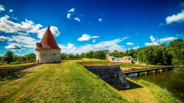 Saarema insel, estland: kuressaare bischöfliche burg — Stockfoto