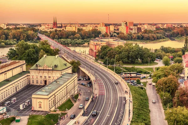 Warschau, Polen: zentraler Teil der Stadt und Weichselfluss — Stockfoto