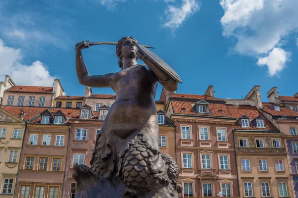 Statua syrenka z Warszawy, polski Syrenka Warzawska, symbol Warszawy — Zdjęcie stockowe