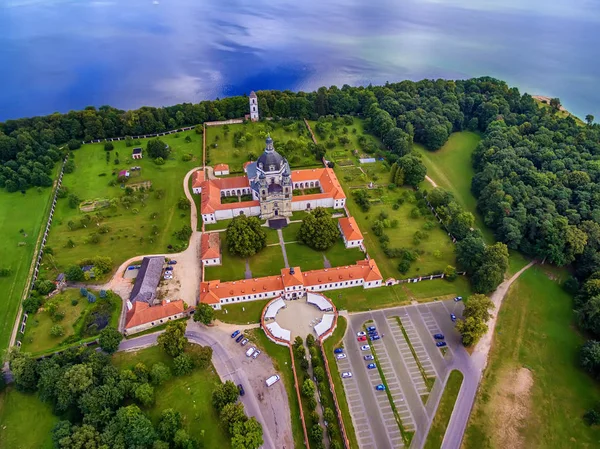 立陶宛考纳斯： Pazaislis 修道院和教堂 — 图库照片