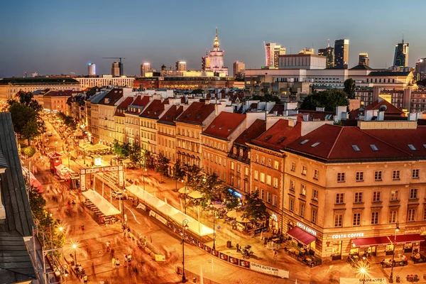 Warszawa, Polen, 5 augusti 2017: gamla stan, Krakowskie Predmiescie — Stockfoto