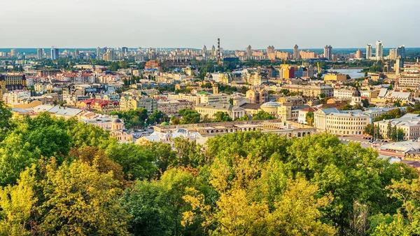 Kiev veya Kiyv, Ukrayna: hava panoramik şehir merkezi — Stok fotoğraf