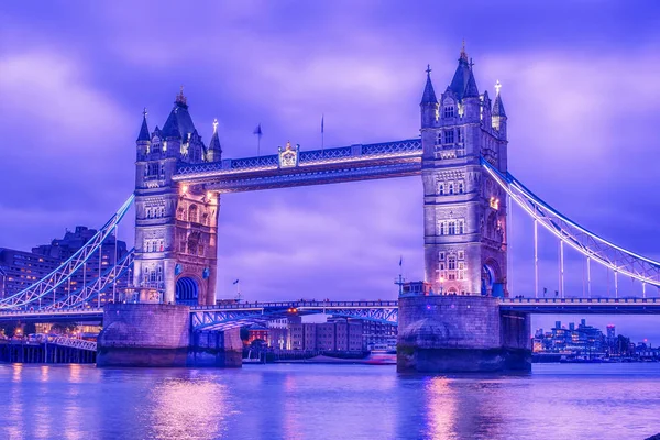 London, Britania Raya: Jembatan Menara di Sungai Thames — Stok Foto