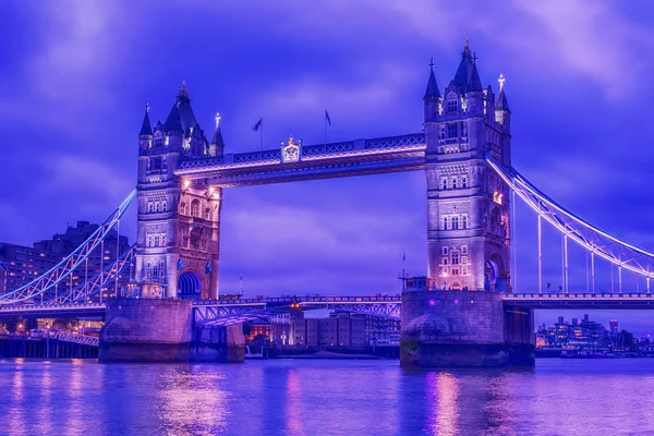 London, Britania Raya: Jembatan Menara di Sungai Thames — Stok Foto