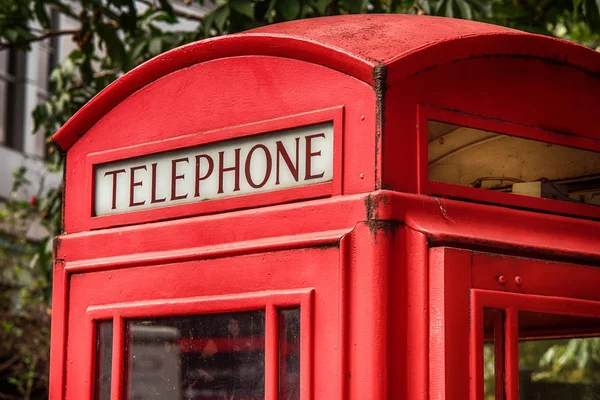 A cabine telefónica vermelha no Reino Unido — Fotografia de Stock