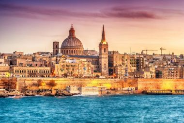 Valletta, Malta: Gün batımında Marsans Limanı 'ndan Skyline