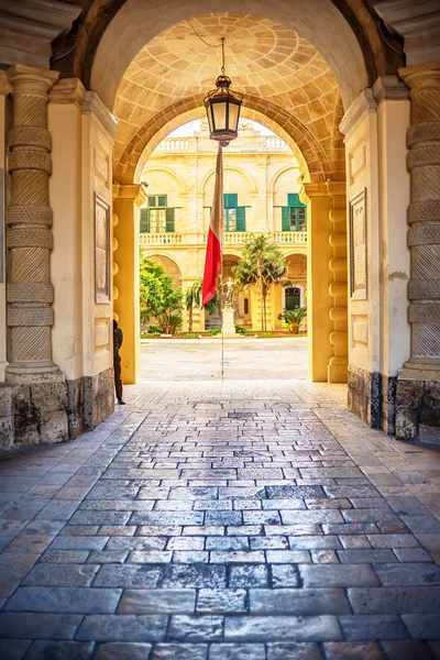 Валлетта, Мальта: Дворец Великих Мастеров — стоковое фото