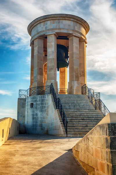 Valletta, Málta: Ostrom Bell Memorial — Stock Fotó