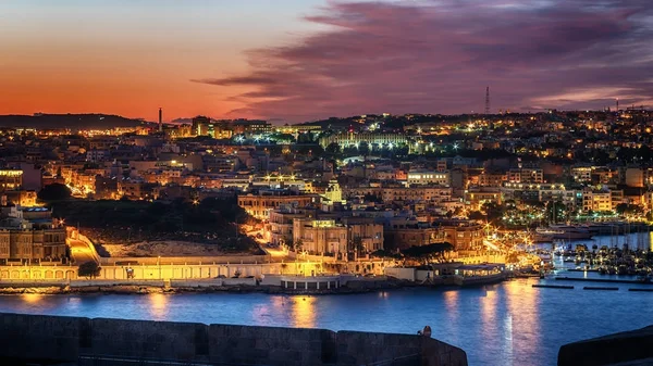 Málta: Il-Gzira és Marsans kikötő — Stock Fotó