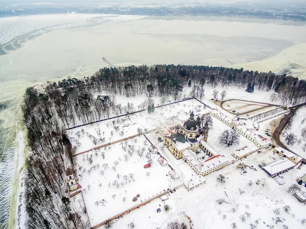 Kaunas, Litauen: Pazaislis-Kloster und Kirche im Winter — Stockfoto