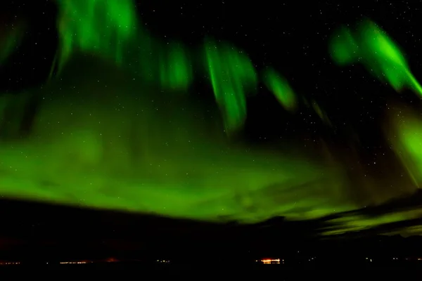 Aurora borealis veya Kuzey ışıkları Tromso, Norveç, gökyüzünde — Stok fotoğraf