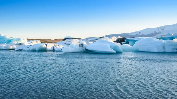 빙산에서 빙하 라군, 아이슬란드의 보기 — 스톡 사진