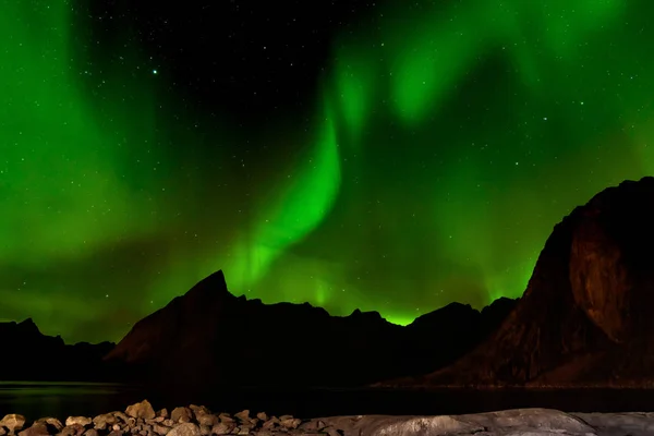 Aurora borealis veya Kuzey ışıkları, Norveç — Stok fotoğraf