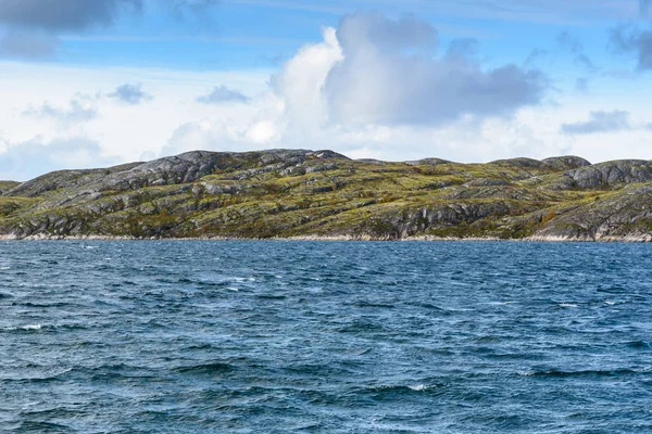 Szép hegyi és tengeri táj, Norvégia — Stock Fotó