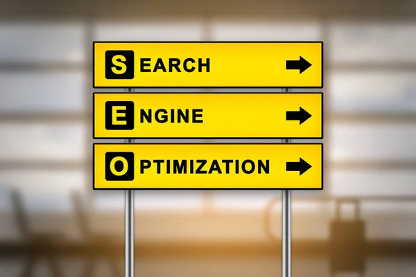 SEO o optimización de motores de búsqueda en el cartel del aeropuerto —  Fotos de Stock