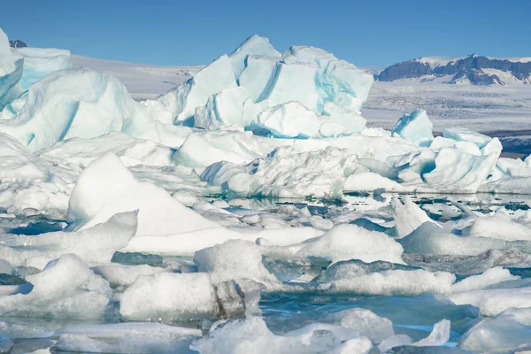 Vista degli iceberg nella laguna dei ghiacciai, Islanda, concetto di riscaldamento globale — Foto Stock