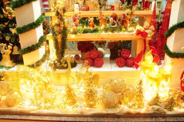 Görüntü arkaplanı için odaklanmış noel dekorasyonu ideal, bulanık