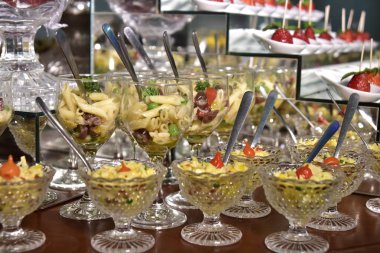 parmak yiyecekleri küçük kavanozlar içinde yiyecekler, bireysel