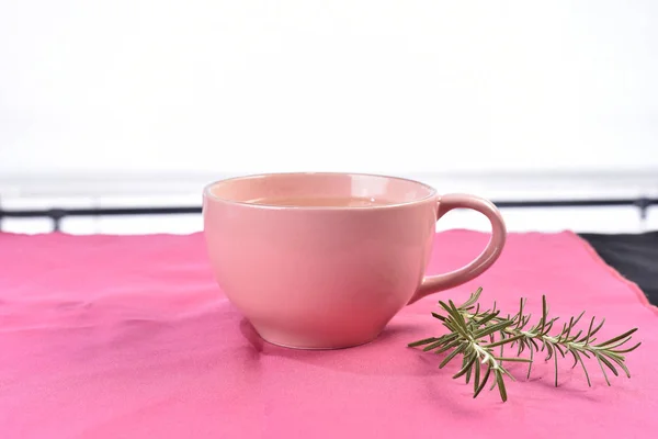 Přírodní skořicový čaj a hřebíček . — Stock fotografie