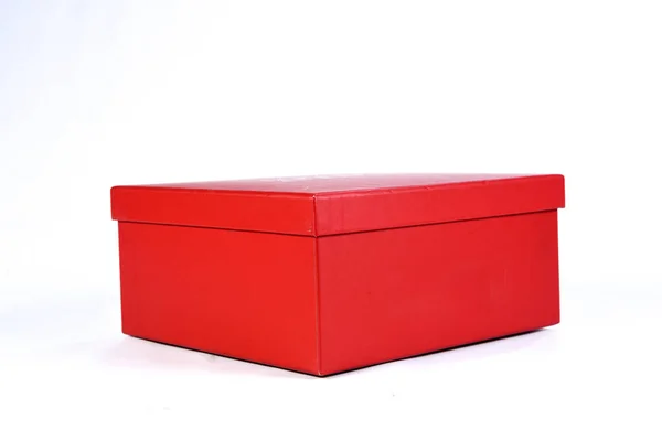 Schöne Rote Geschenkbox Mit Geschlossenem Deckel Mit Seitenansicht Und Platz — Stockfoto