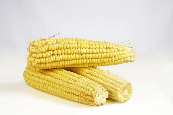Φυσικό Υγιές Φυτικό Καλαμπόκι Δημητριακών Απομονωμένο Λευκό Φόντο — Φωτογραφία Αρχείου