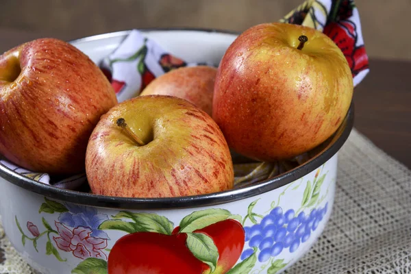 Natürliche Und Gesunde Tropische Früchte Apfel Der Schüssel Auf Dem — Stockfoto