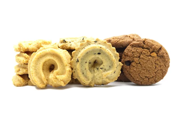 風味の異なるクッキーとビスケット チョコレートチップバター バニラと黒ゴマのコレクション 白地に隔離された — ストック写真