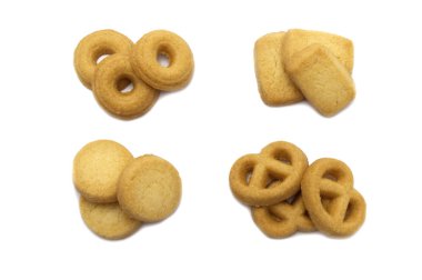 Danimarka tarzı tereyağı kurabiye bisküvi beyaz arka plan izole.